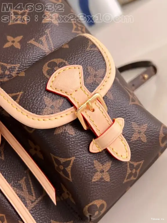Affordable LOUIS Excursion VUITTON PM 0608